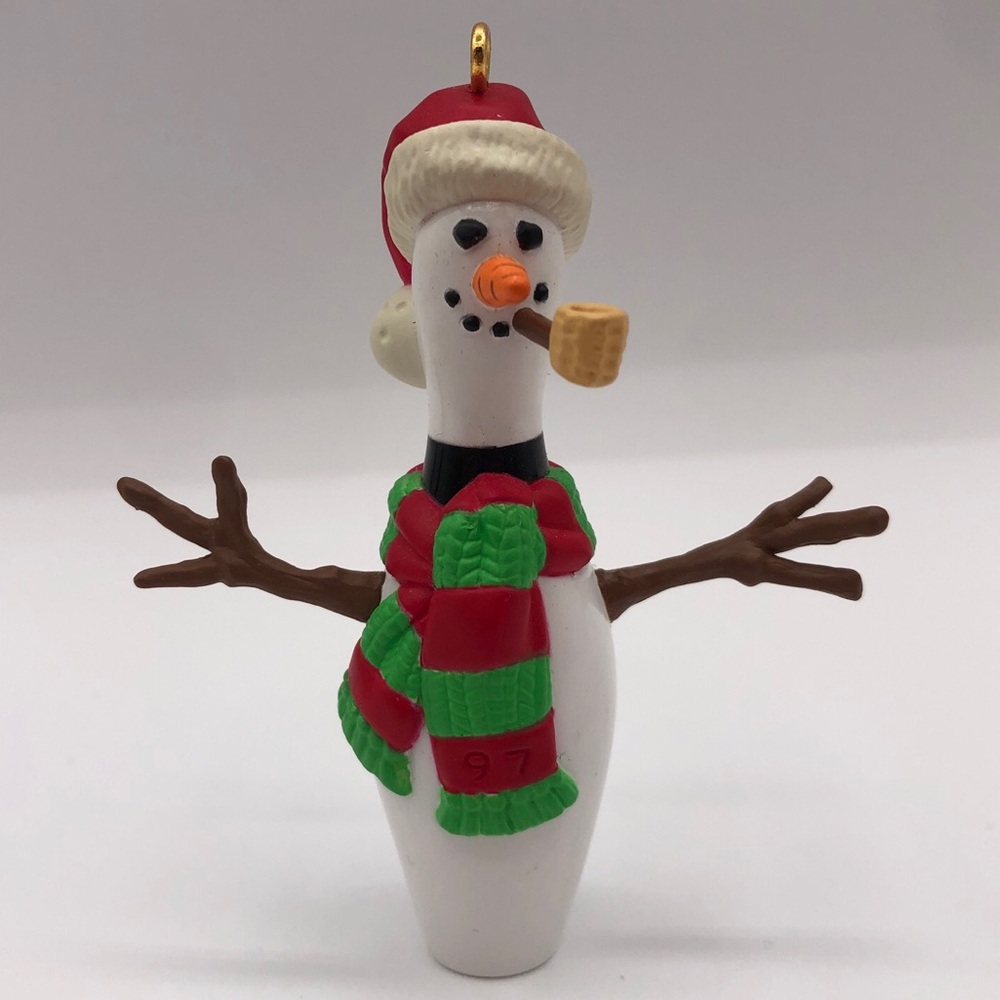 Hallmark Keepsake Ornament 1997 Snow Bowling‎ Handcrafted